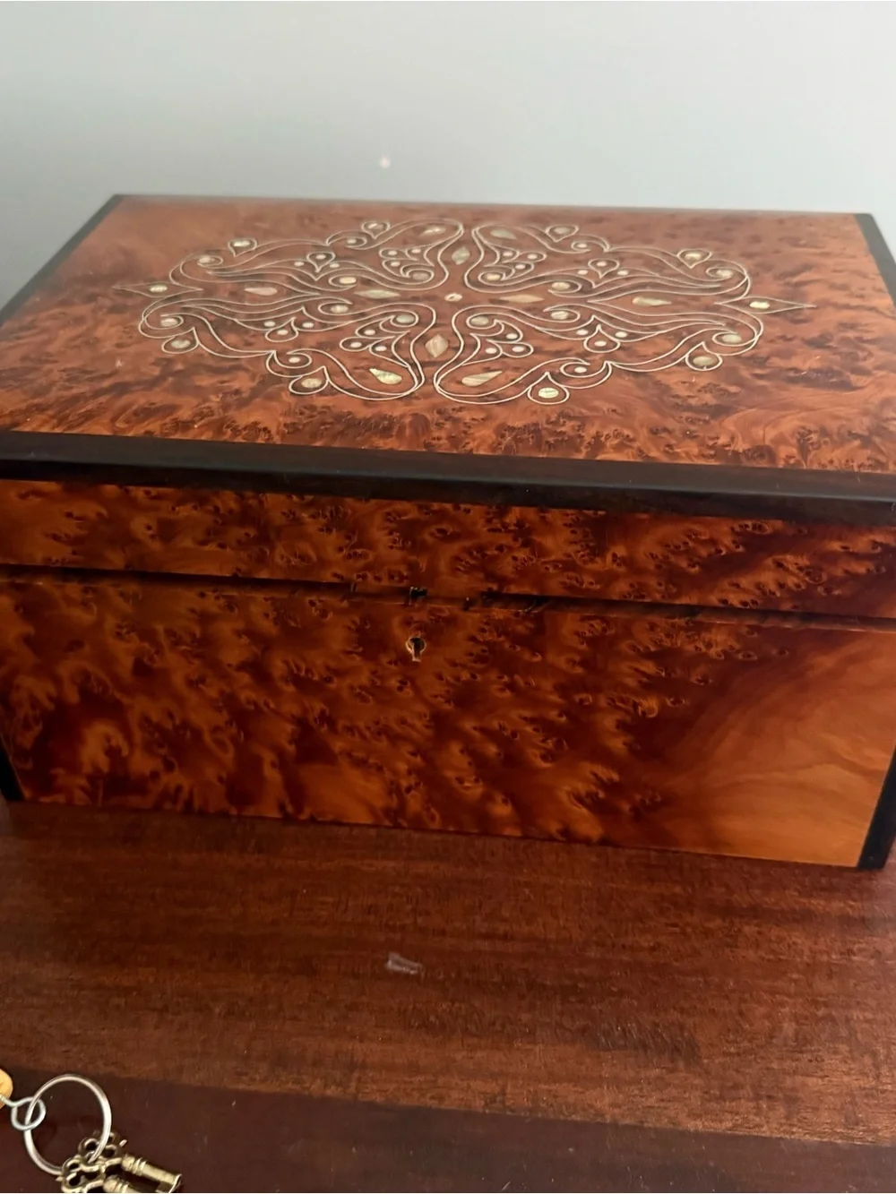 Moroccan Burl Wood Inlay Jewelry Box with Mother-of-Pearl Motif Thuya